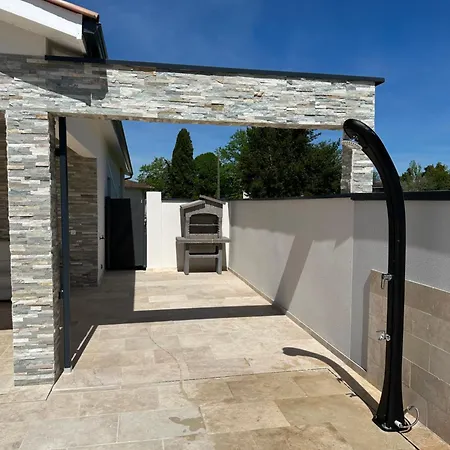 Holiday home Dependance Maisonnette Paisible Piscine Privee Bias (Lot-et-Garonne)