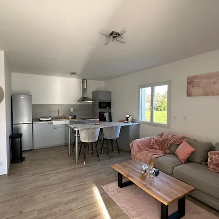 Holiday home Dependance Maisonnette Paisible Piscine Privee *